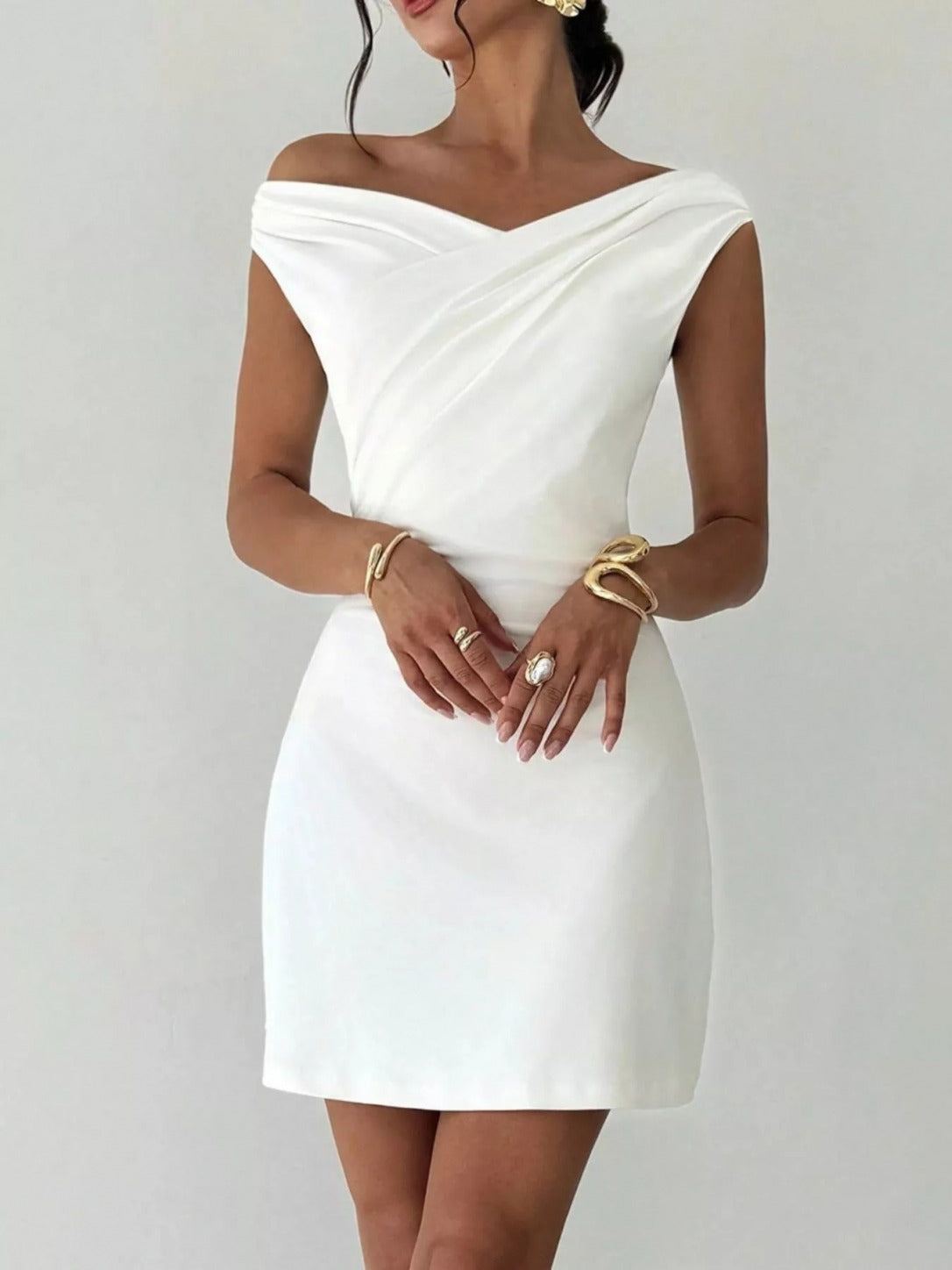 Women’s White Off Shoulder Draped Mini Dress, Elegant One Shoulder Sleeveless Party Dress for Date Night, Vacation, Bridal Shower & Summer Outfits